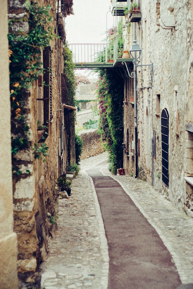 small street in Italy